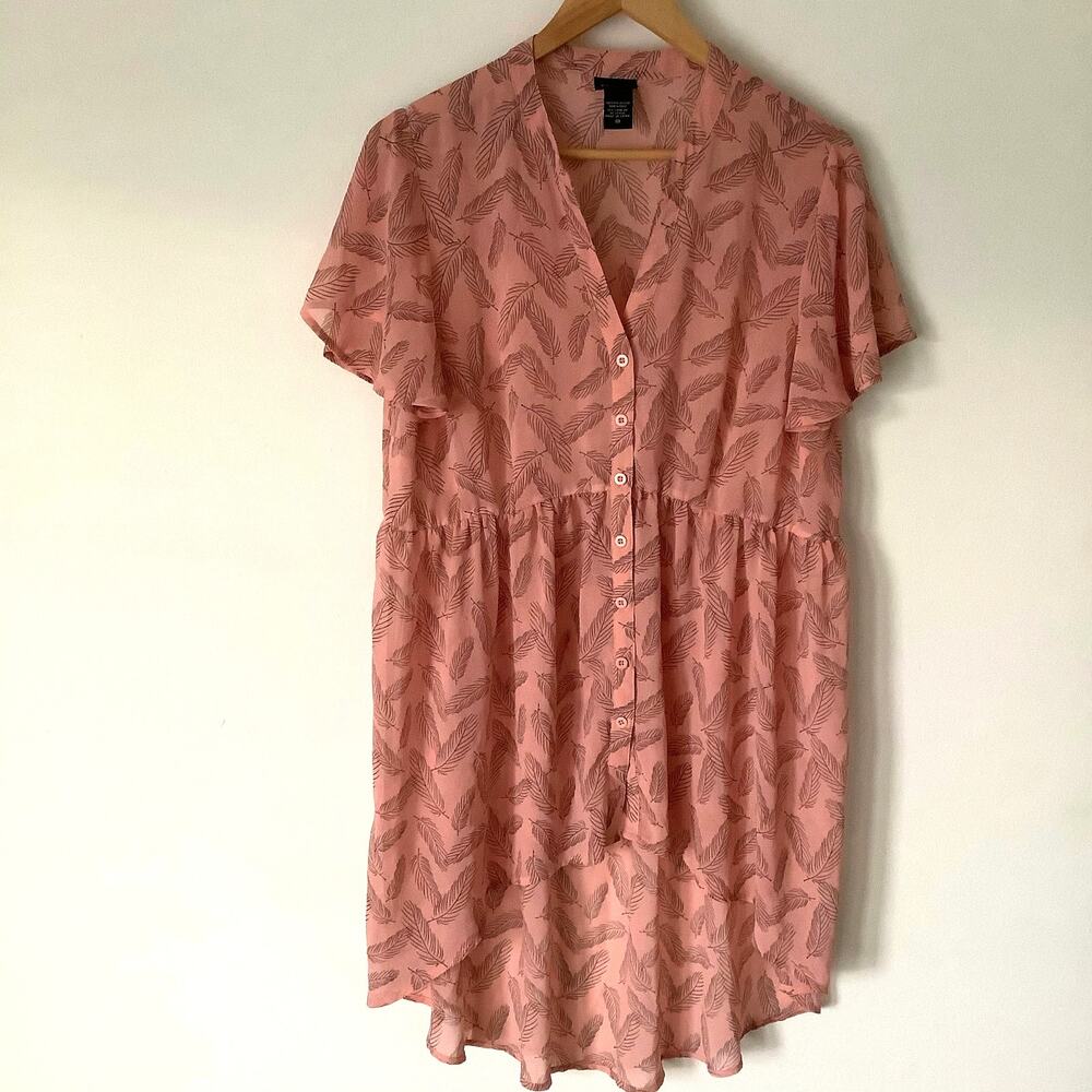 Torrid Pink Hi-Lo Lexie Babydoll Chiffon Feather Print Sheer Tunic Sz 00 M/L